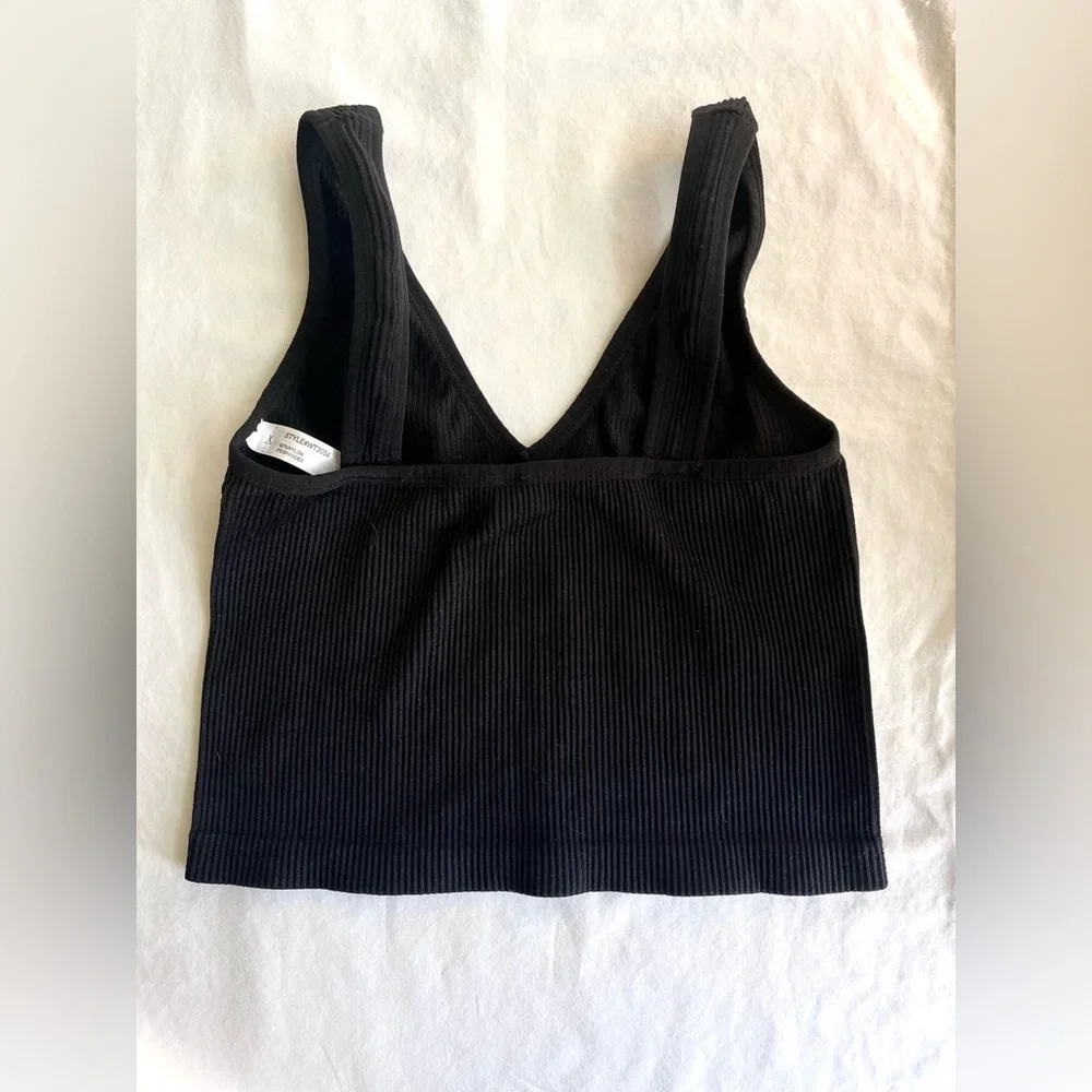 ANWND Ribbed Cropped Top NWOT - Picture 2 of 3